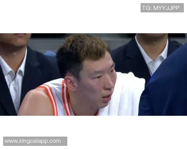 周琦半场表现平平仅得6分5板正负值惨淡显示球队困境