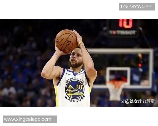 四年前的今天库里三分球超越雷阿伦成为NBA历史三分王的辉煌时刻