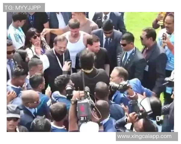 梅西印度行引发球迷骚乱两人因破坏公物被警方逮捕