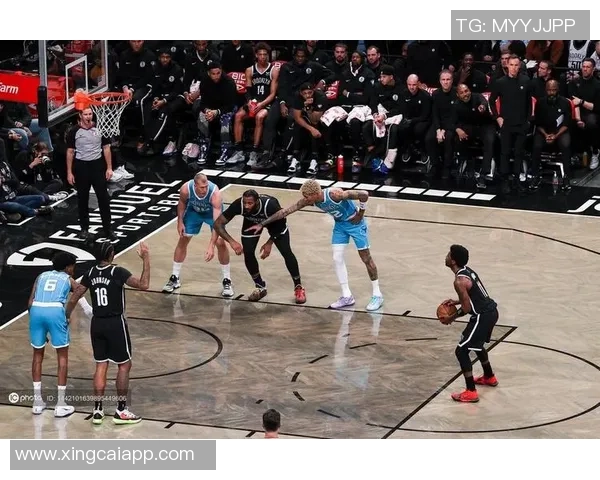 普尔替补表现平平15投仅中6球贡献16分2篮板4助攻1抢断